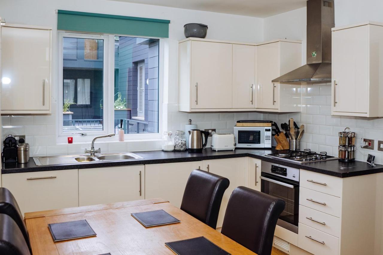 Beautiful, Contemporary 3 Bedroom Apartment 바스 외부 사진