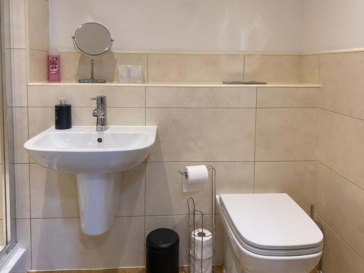 Beautiful, Contemporary 3 Bedroom Apartment 바스 외부 사진